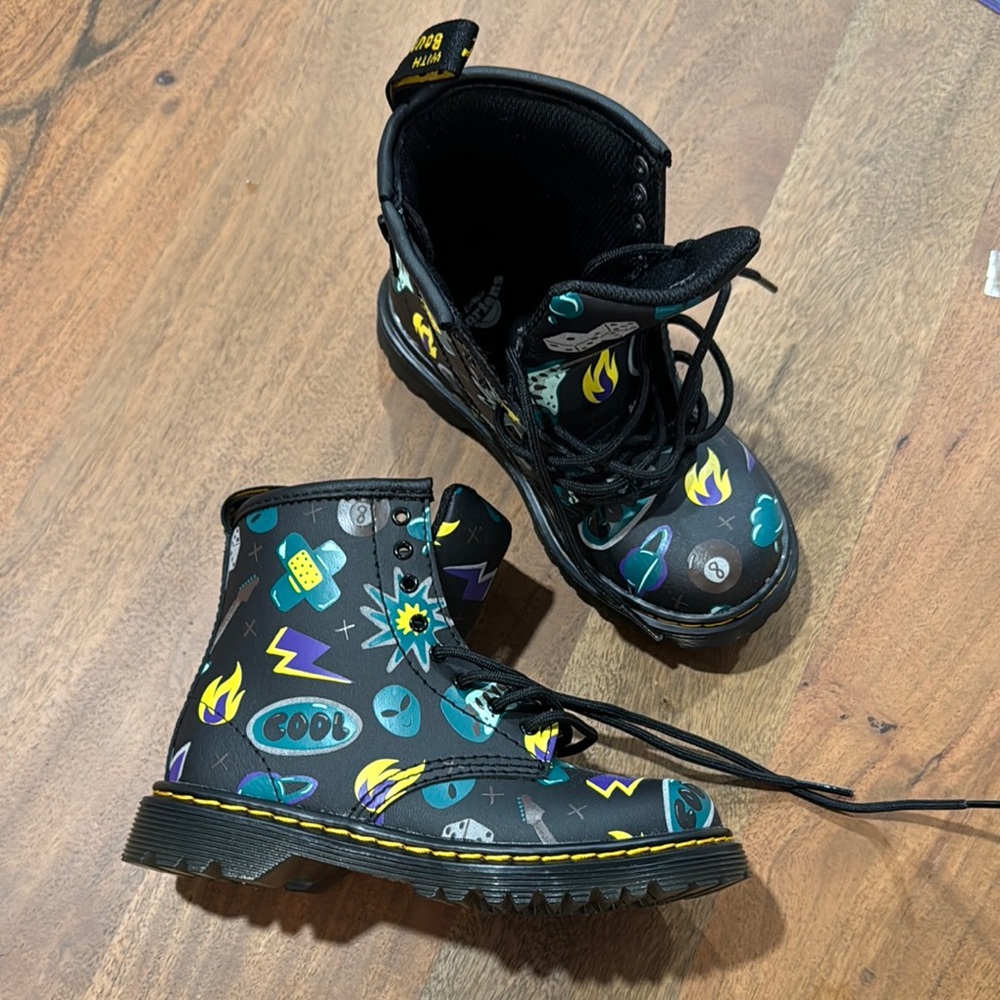 Dr. Martens Kids' Graphic Boots - Black and Blue